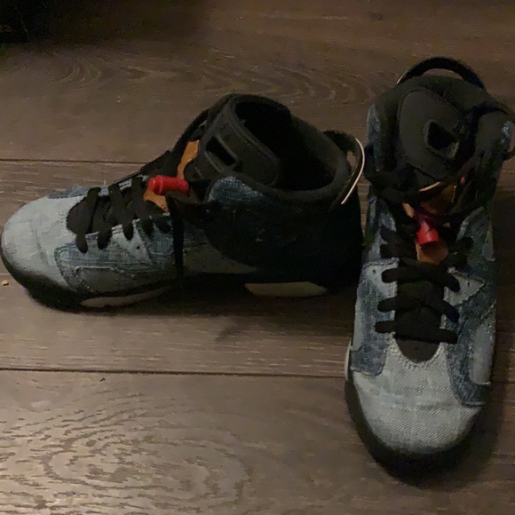 Air Jordan 6 Retro - Picture 3 of 7